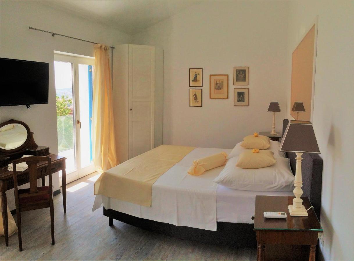 Seaside Villa With Private Pool Home By The Sea - Villa Trogir Kültér fotó
